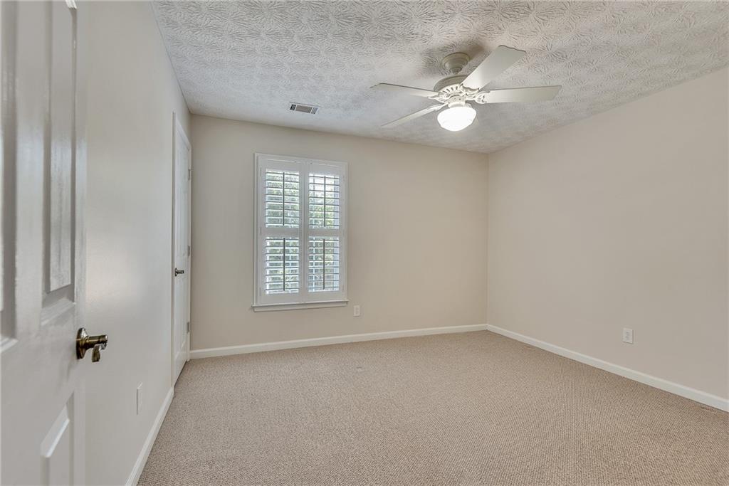 6551 Maid Marion Close