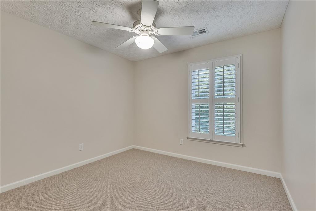 6551 Maid Marion Close