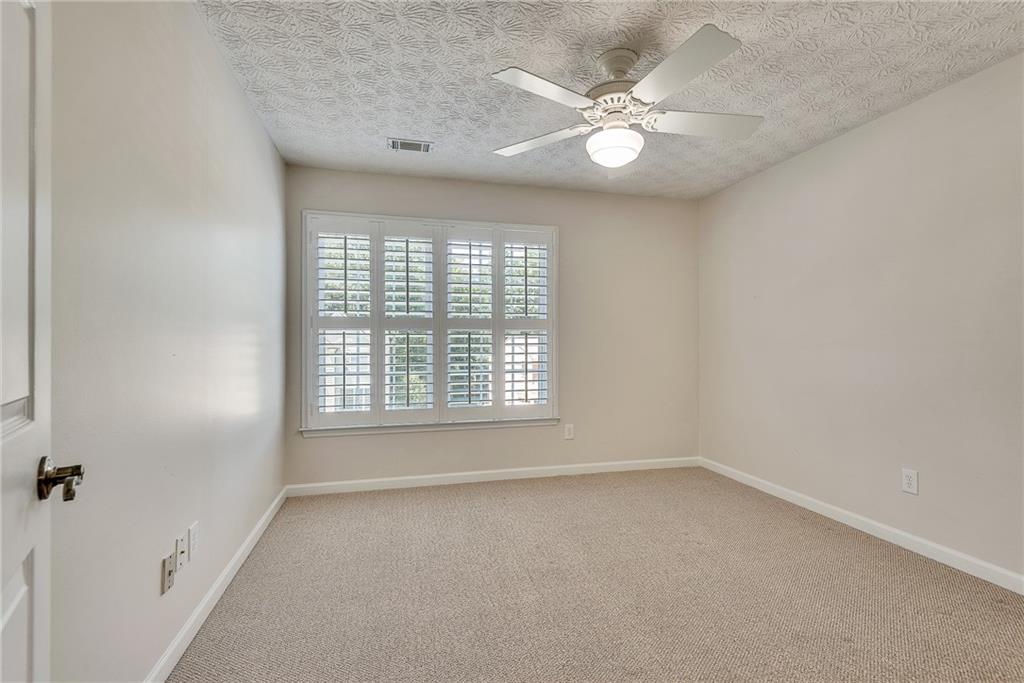 6551 Maid Marion Close
