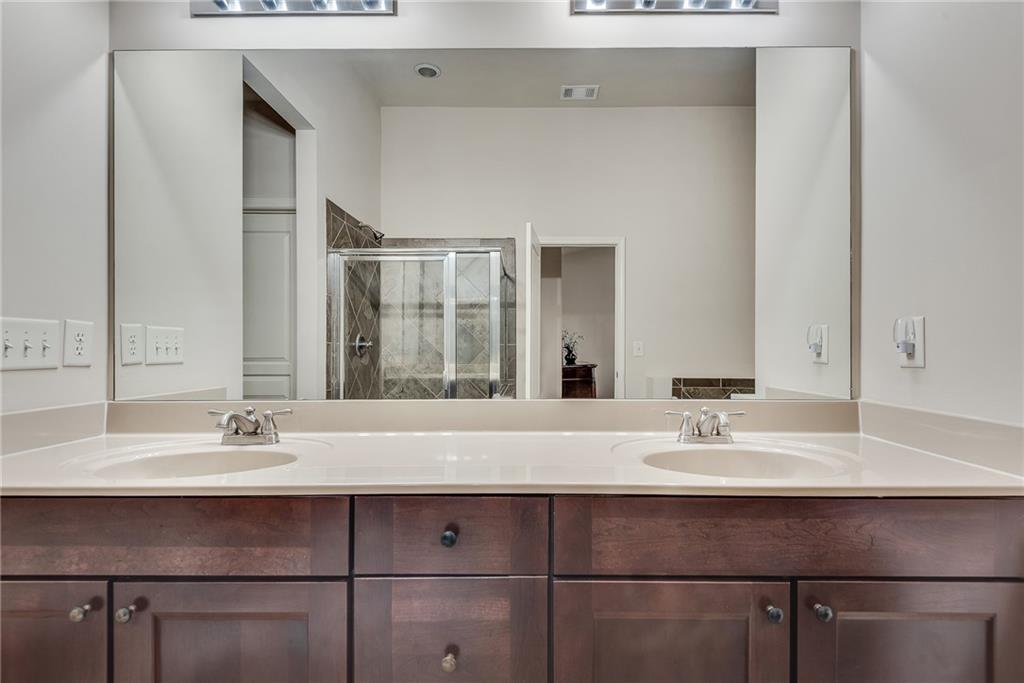 9005 Woodland Trail