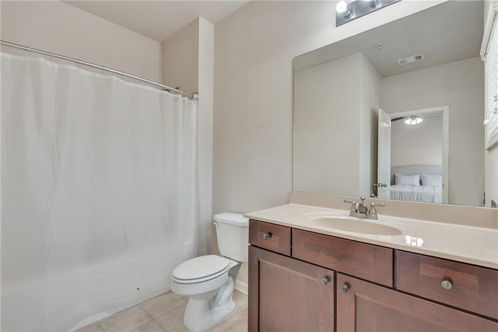 9005 Woodland Trail