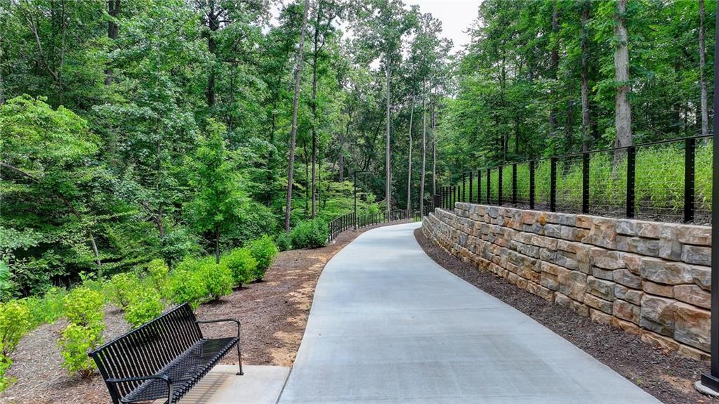 9005 Woodland Trail