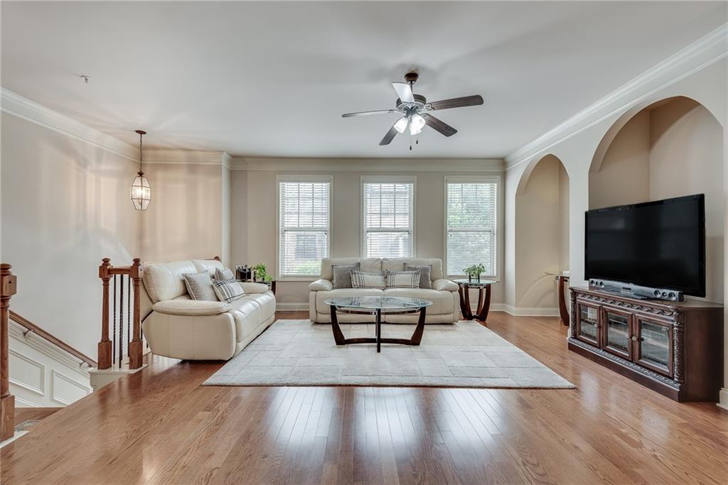 9005 Woodland Trail