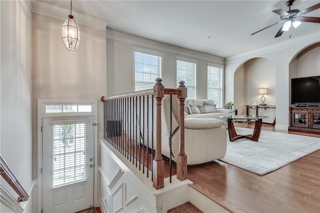 9005 Woodland Trail