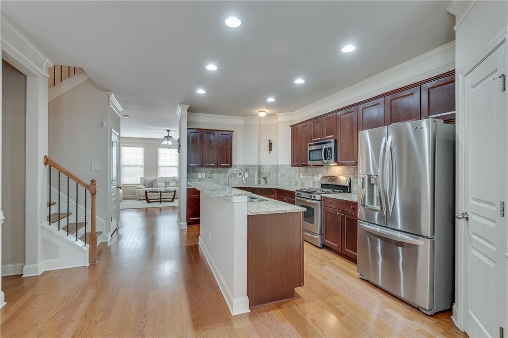 9005 Woodland Trail