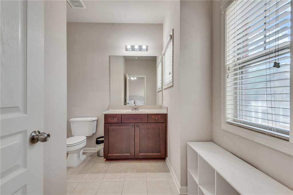 9005 Woodland Trail