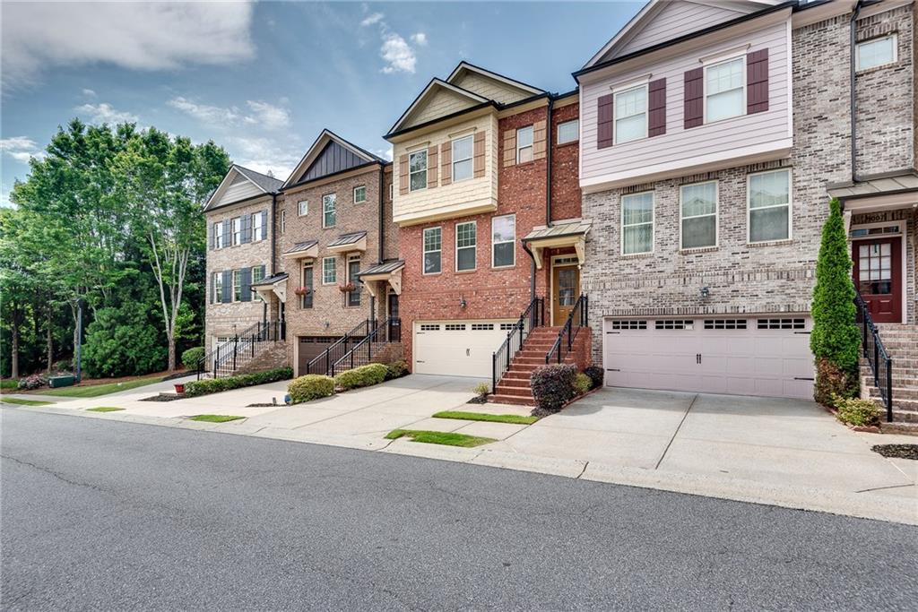 9005 Woodland Trail