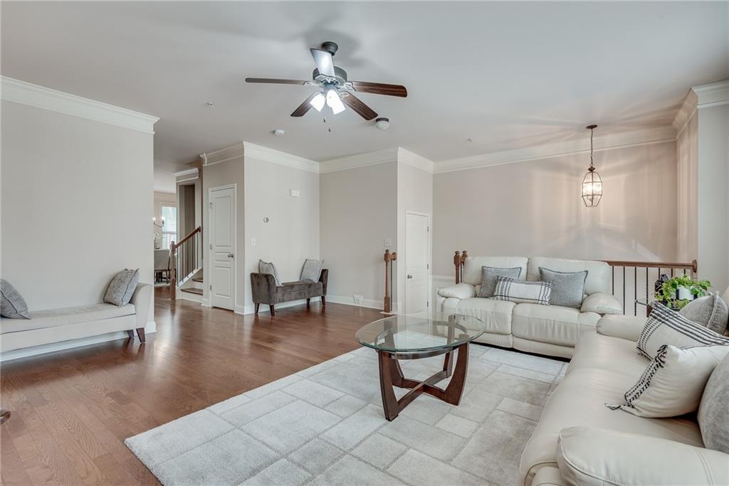 9005 Woodland Trail