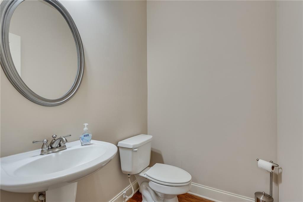 9005 Woodland Trail