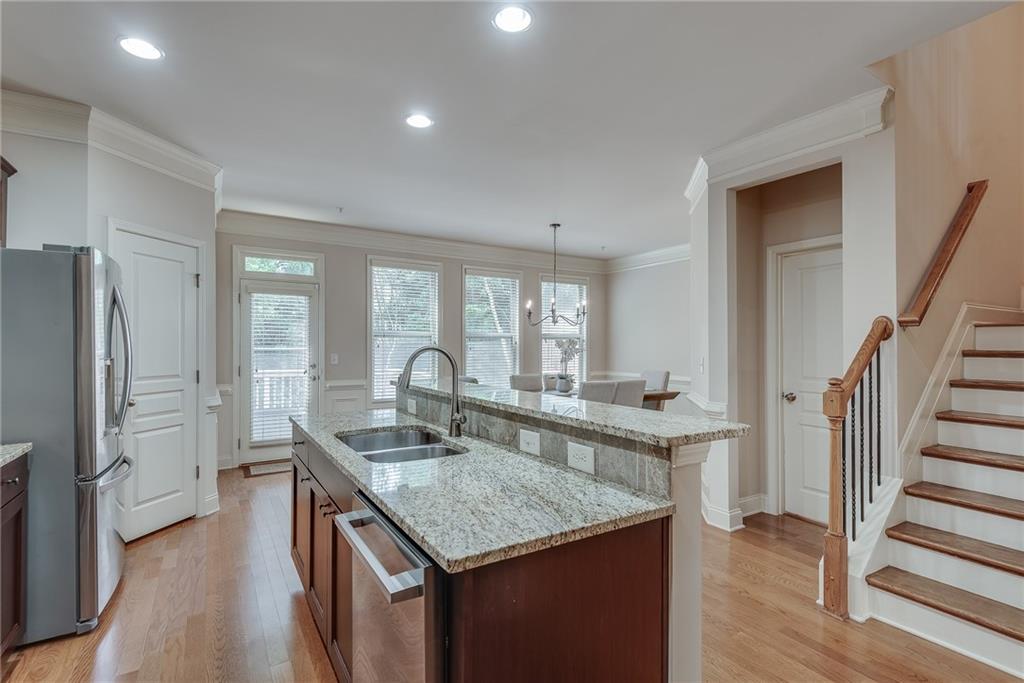 9005 Woodland Trail