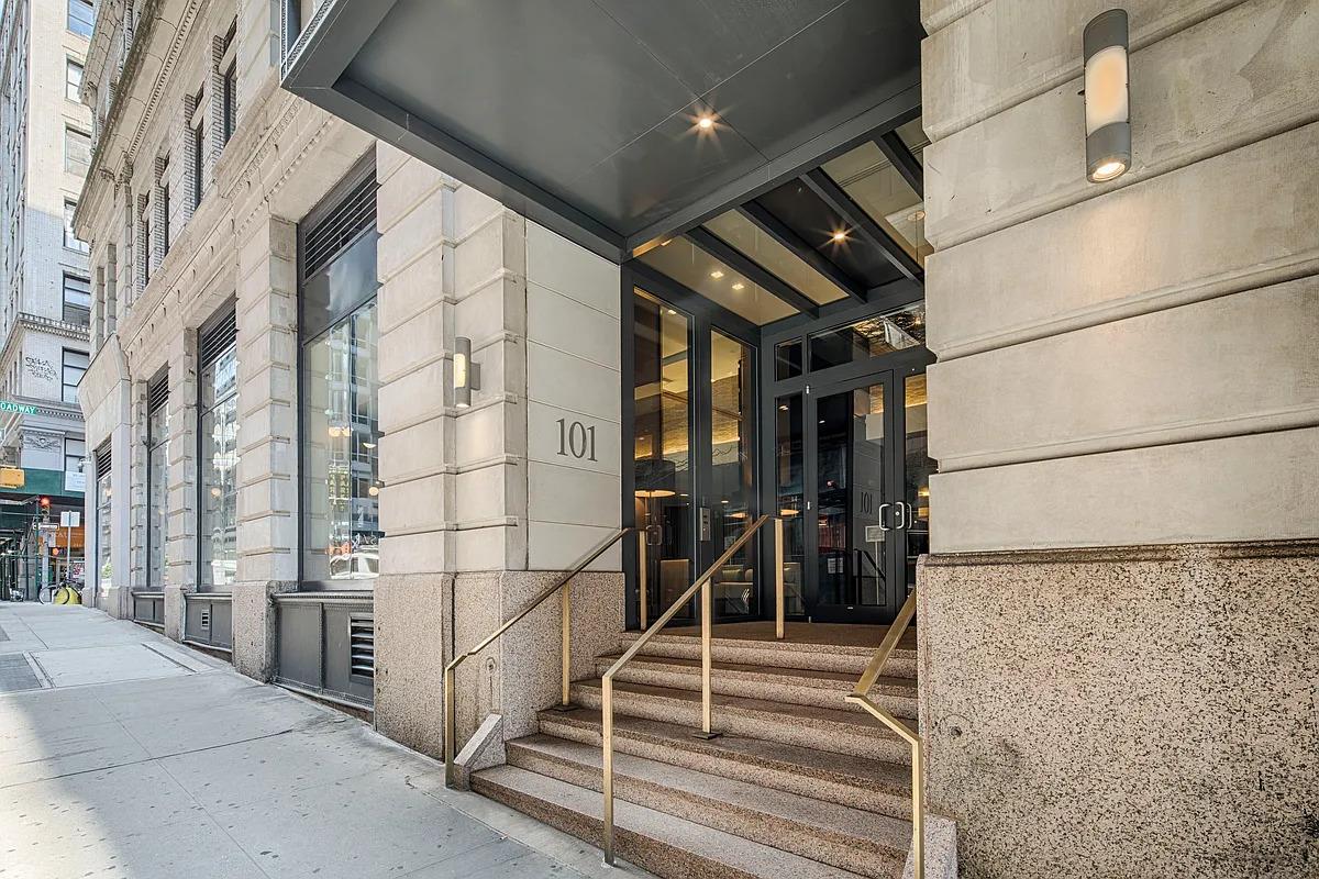 101 LEONARD Street 6B