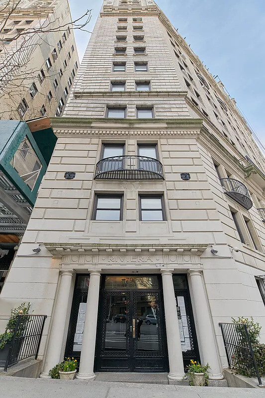 790 RIVERSIDE Drive 1P