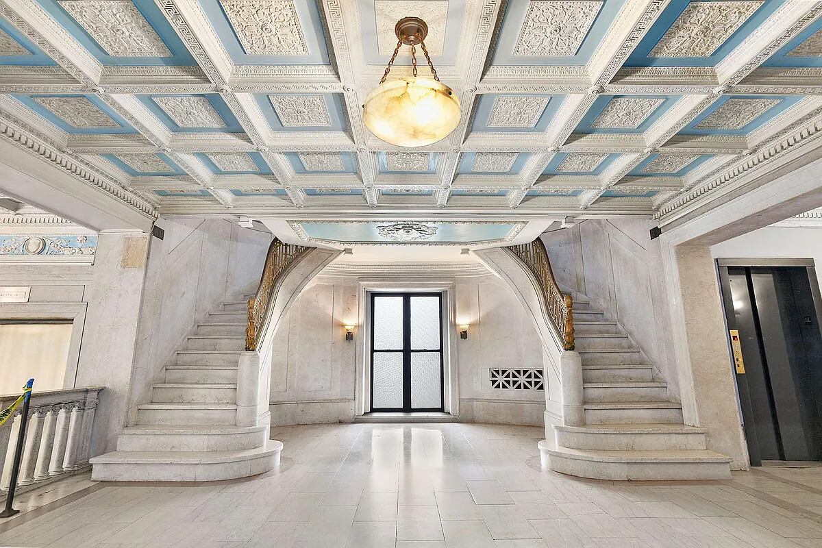 790 RIVERSIDE Drive 1P