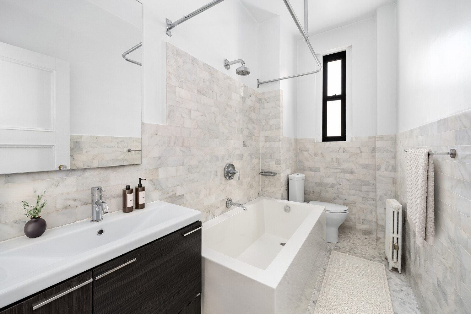 790 RIVERSIDE Drive 1P