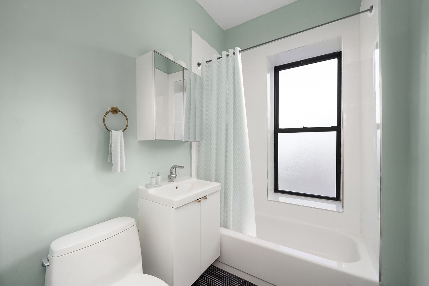 394 LINCOLN Place C2