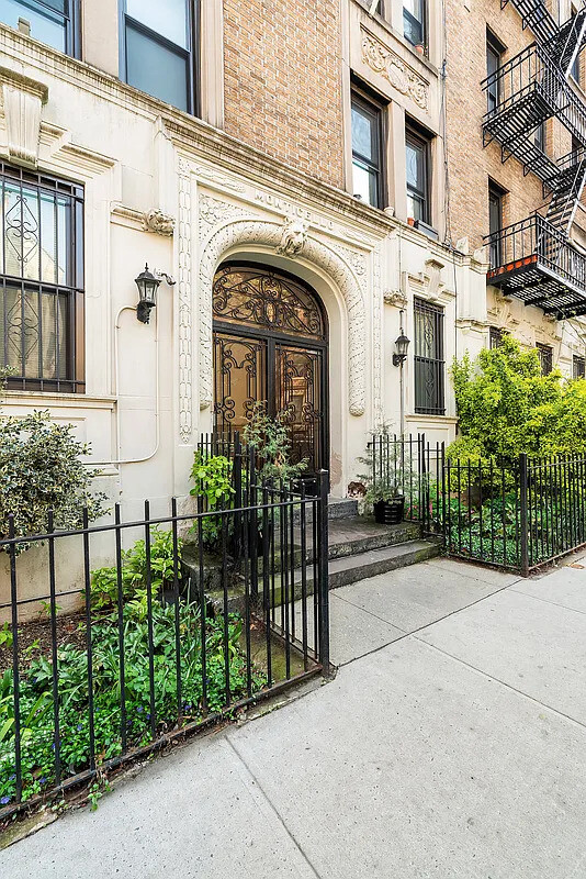 394 LINCOLN Place C2