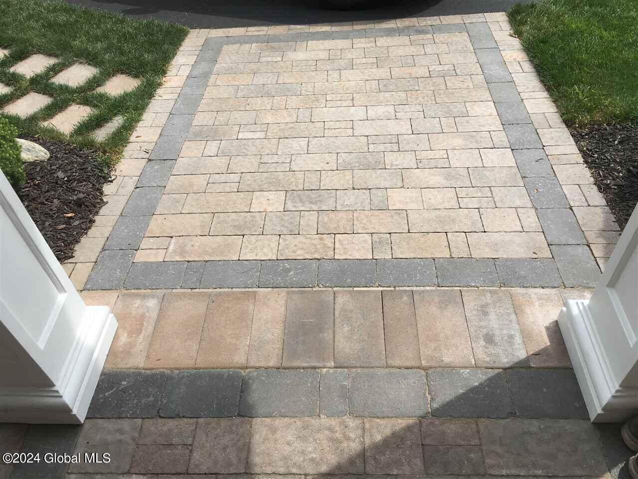 36 VANDERBILT Avenue