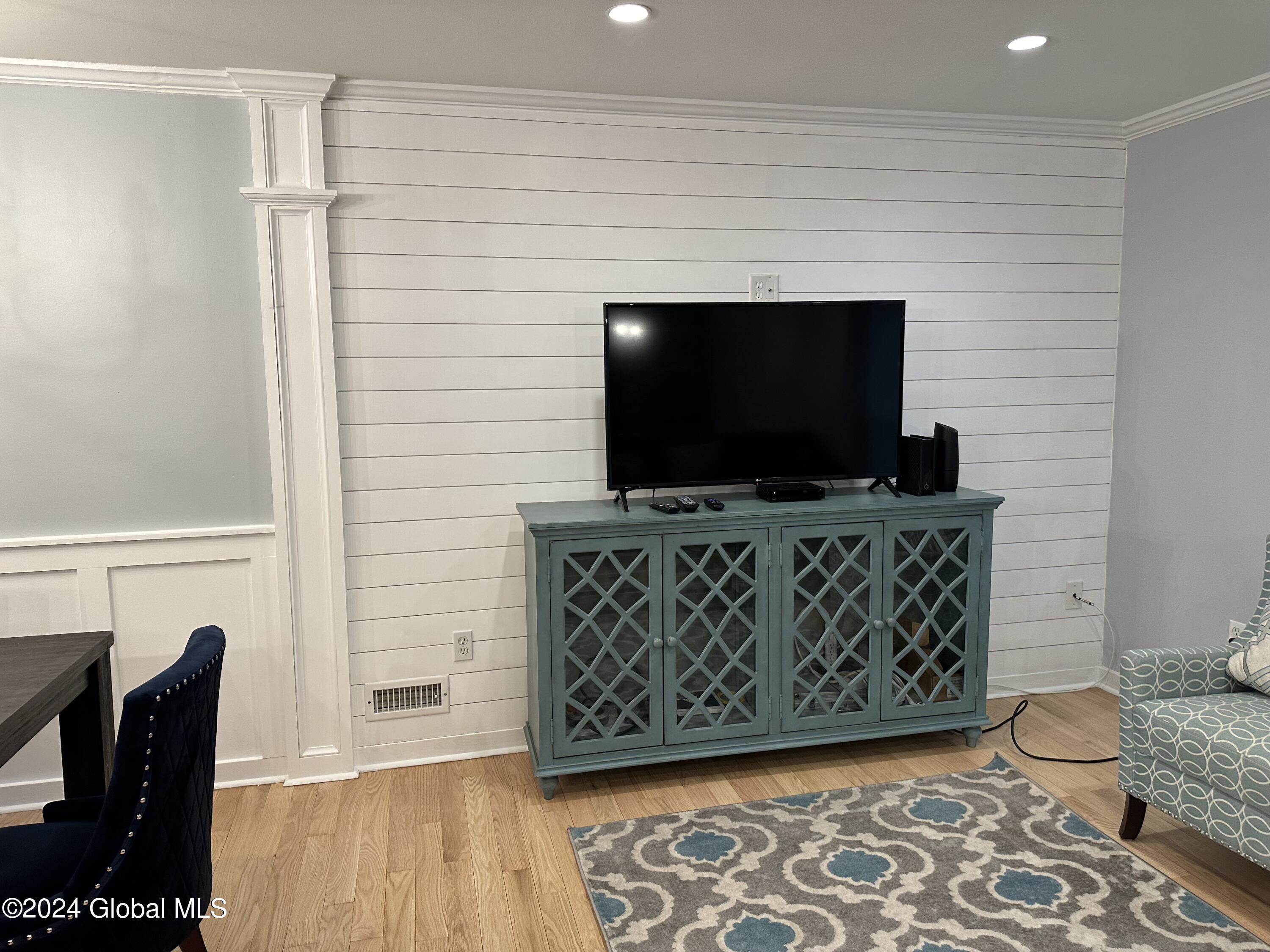 36 VANDERBILT Avenue
