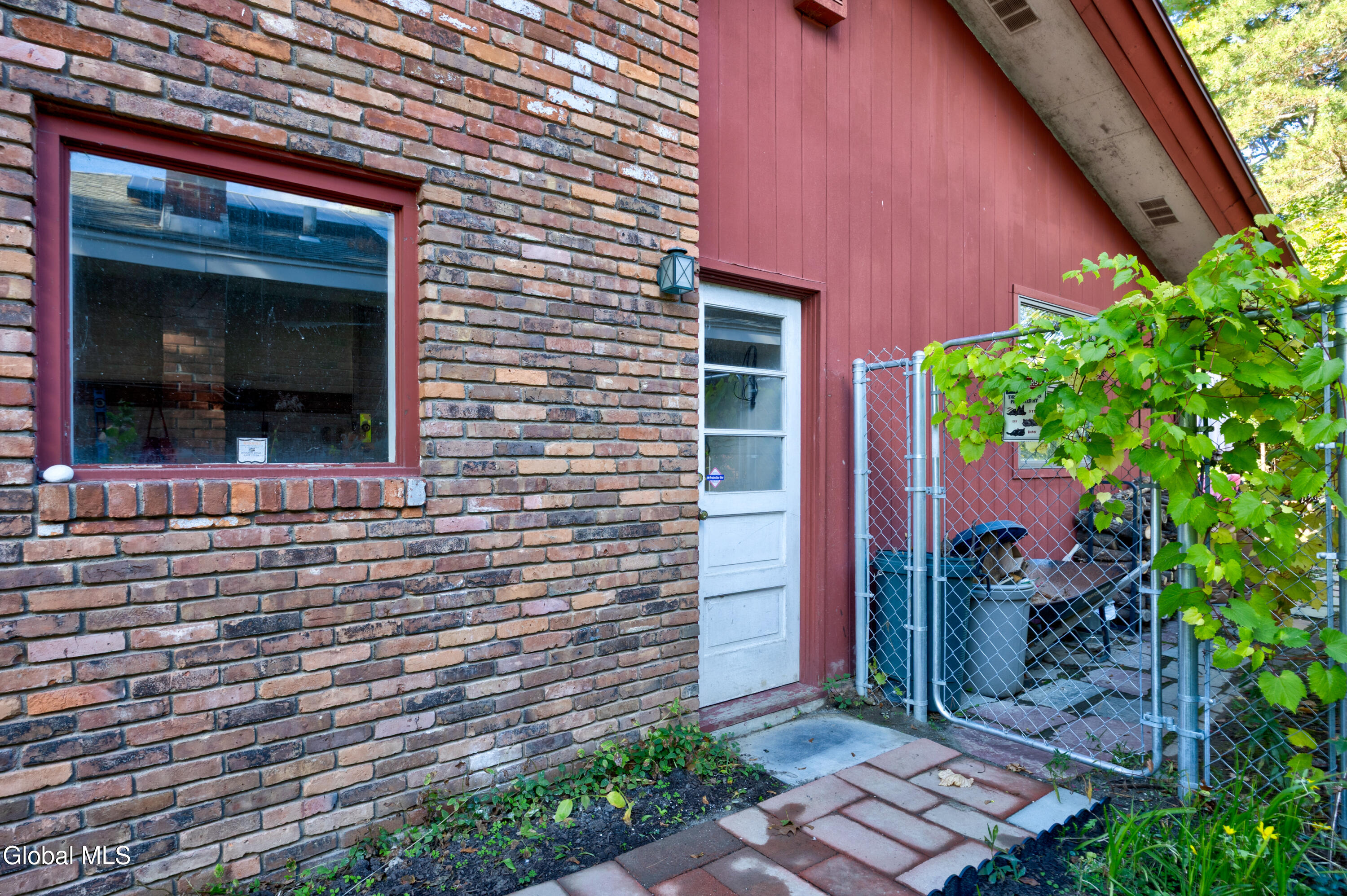 92 Homestead Avenue, Albany