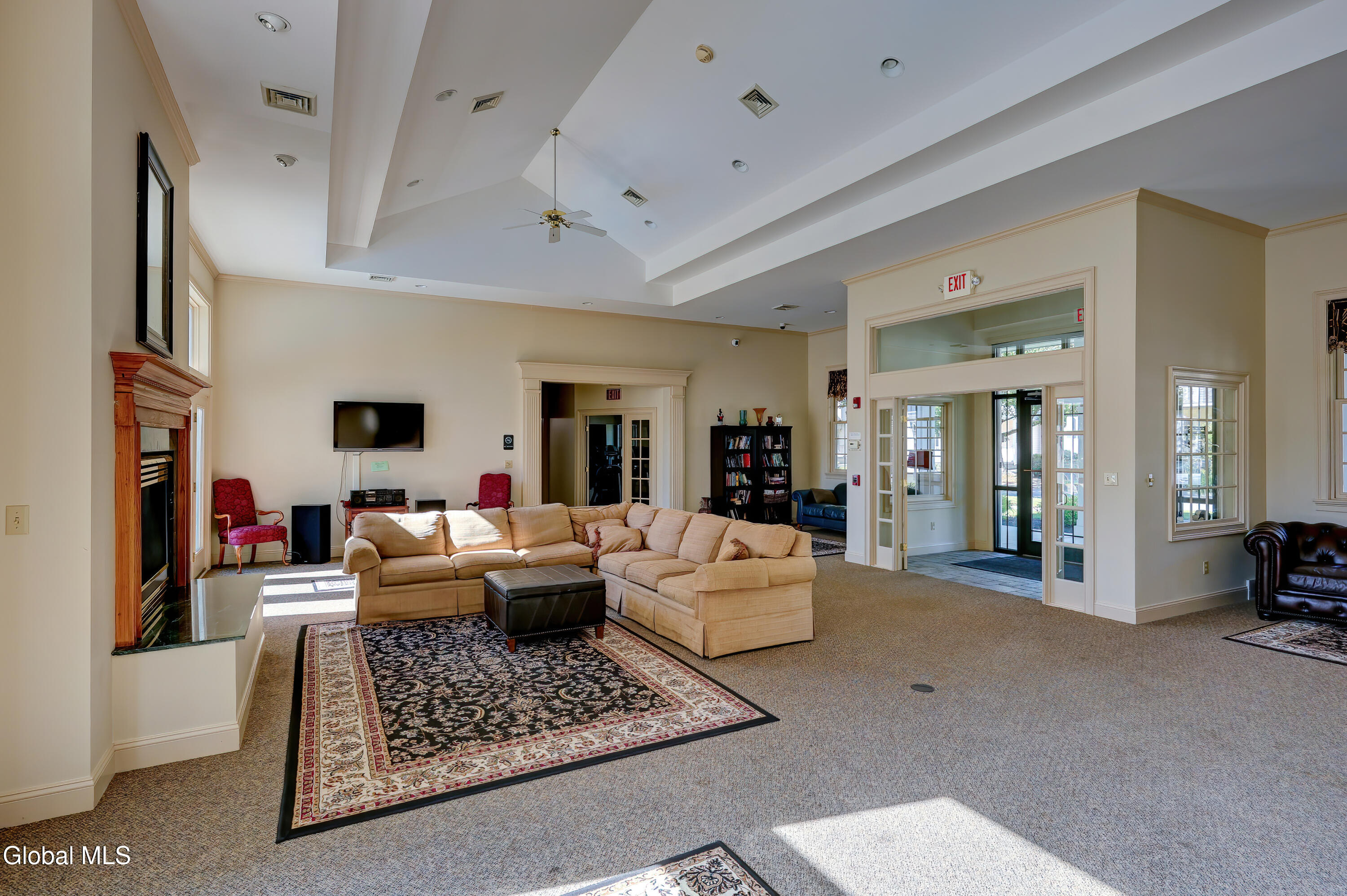 11 Thoroughbred Drive