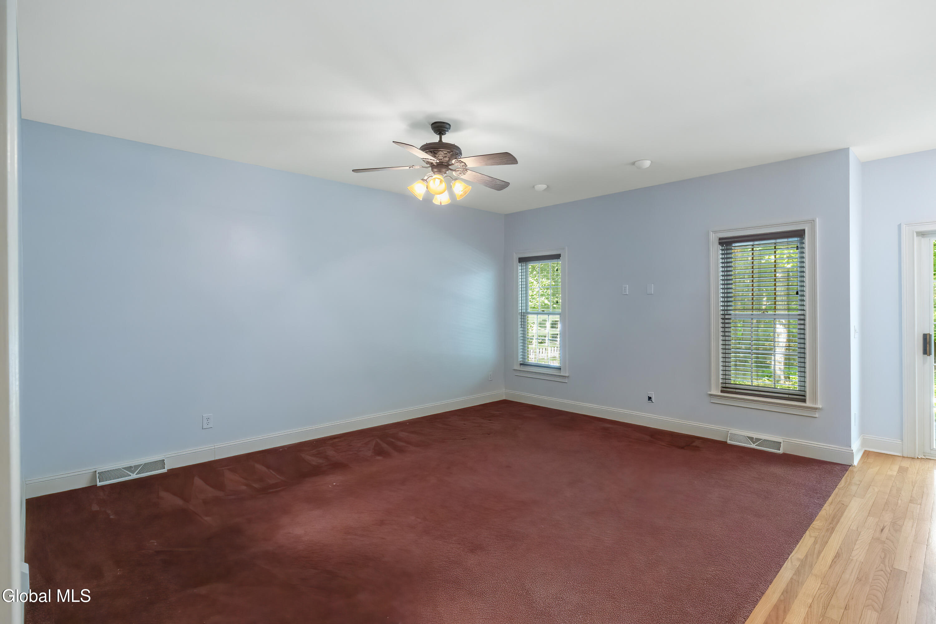 11 Thoroughbred Drive