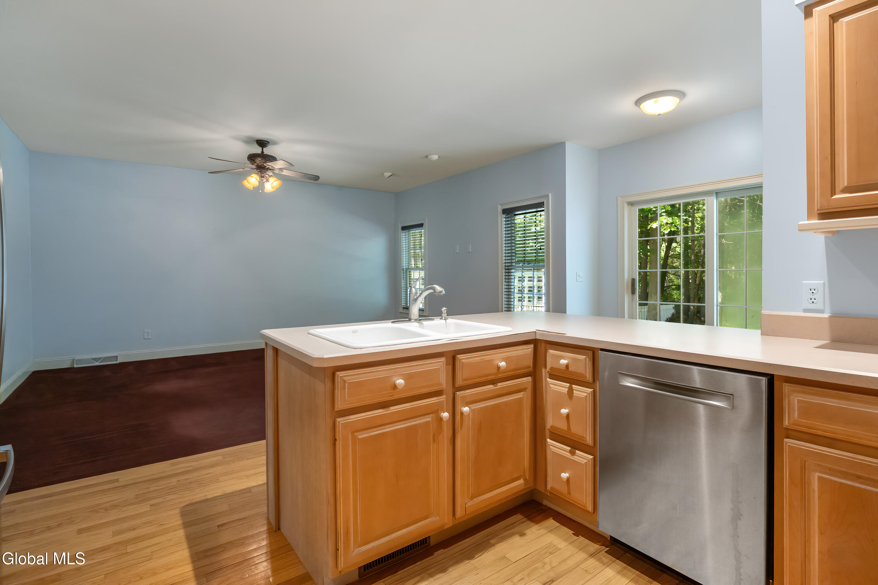 11 Thoroughbred Drive