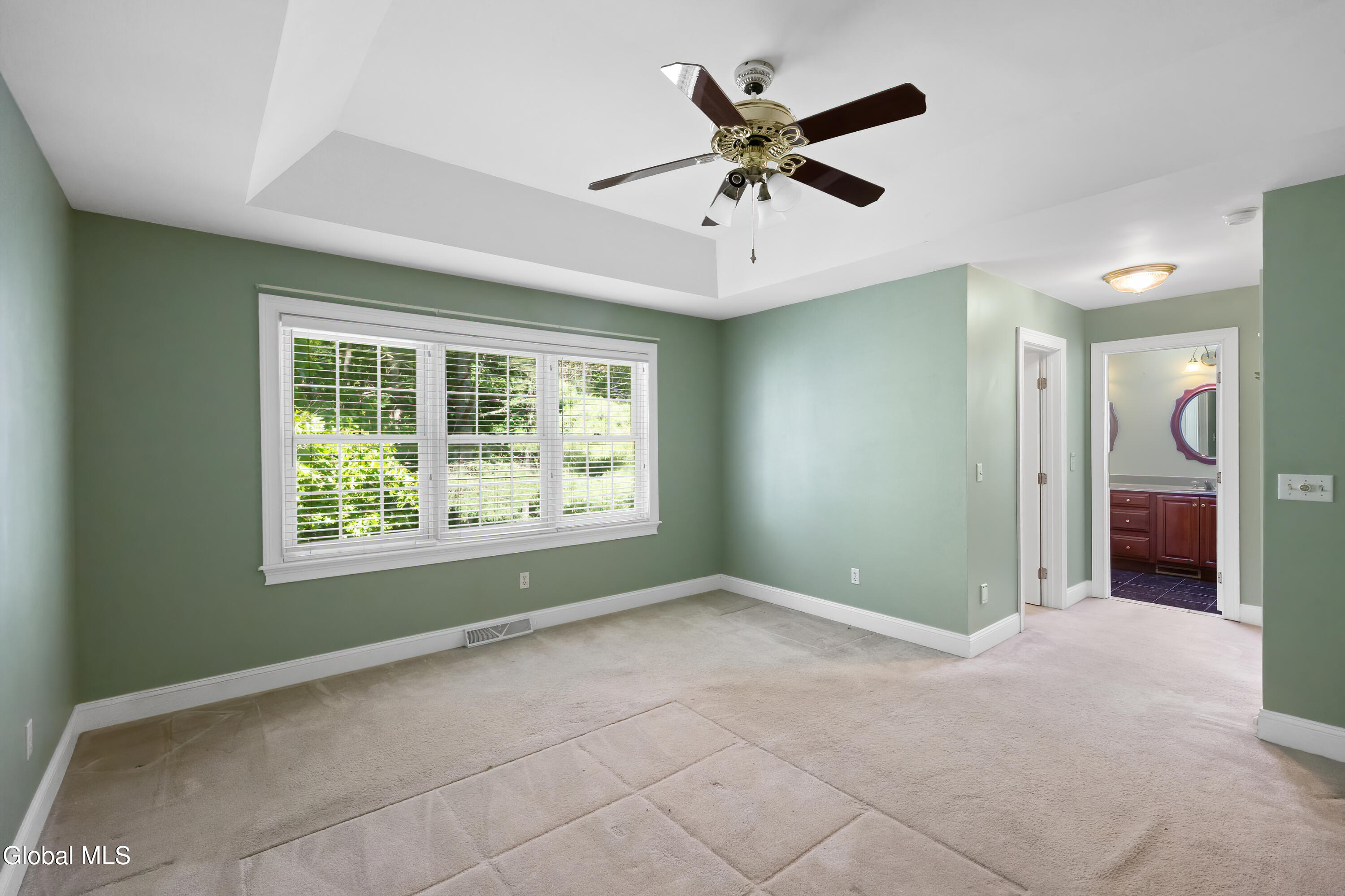 11 Thoroughbred Drive
