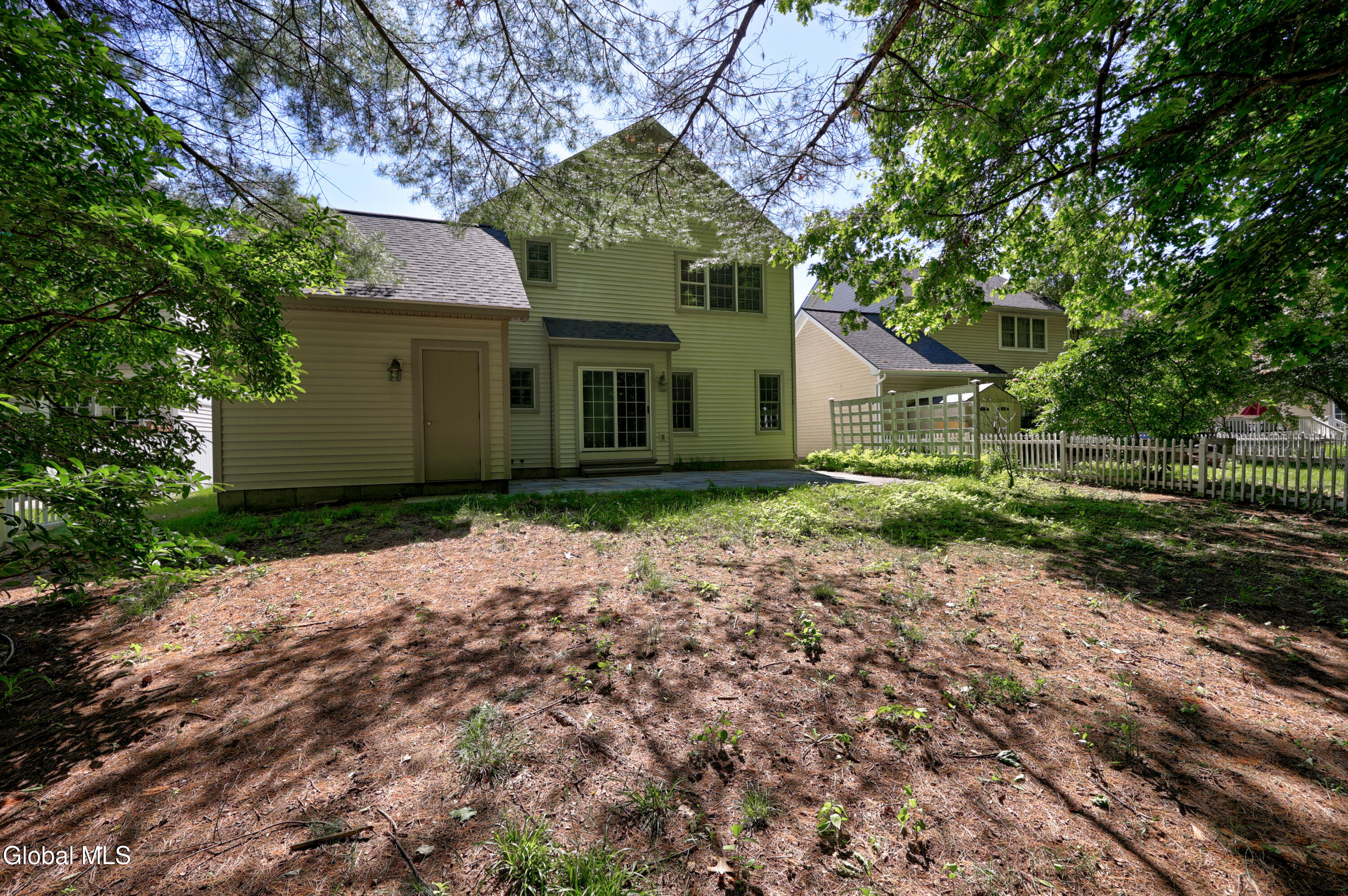 11 Thoroughbred Drive