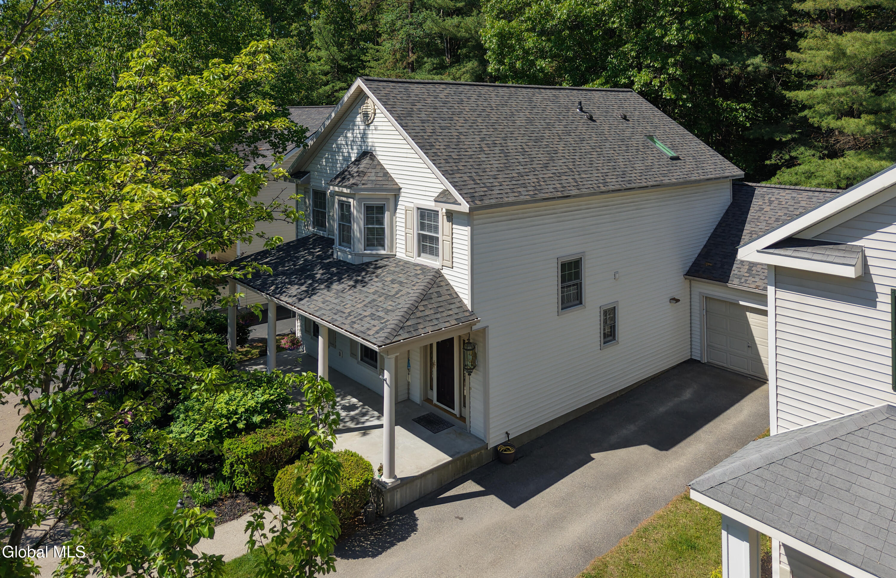 11 Thoroughbred Drive
