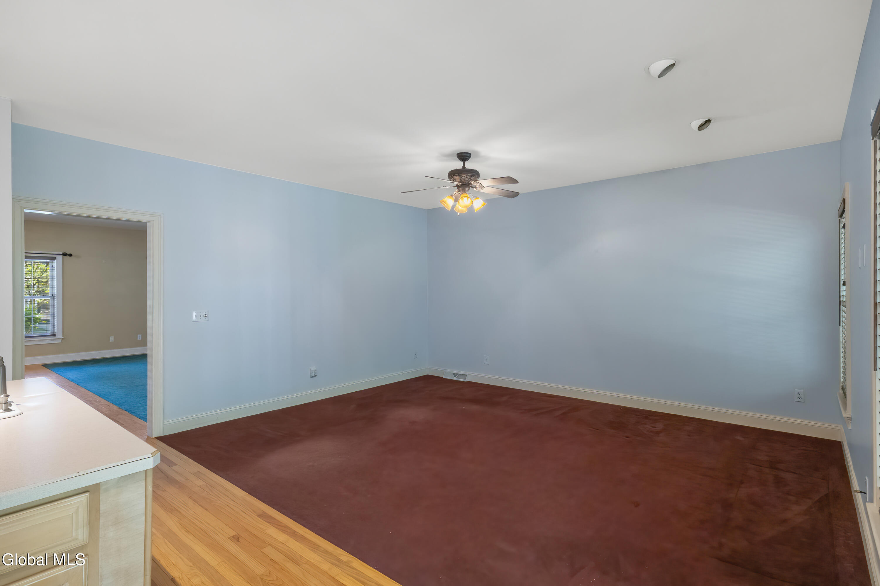 11 Thoroughbred Drive