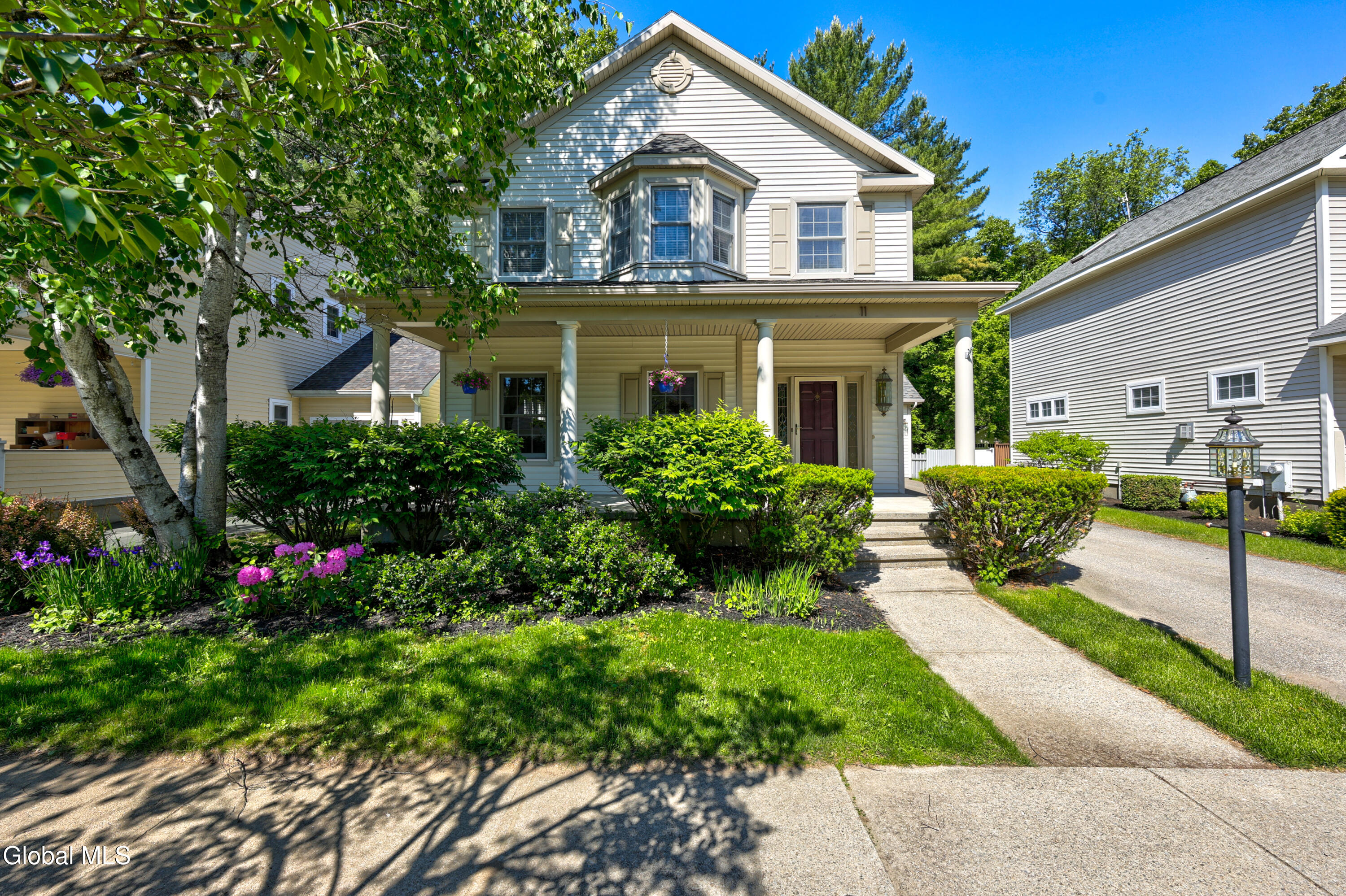 11 Thoroughbred Drive