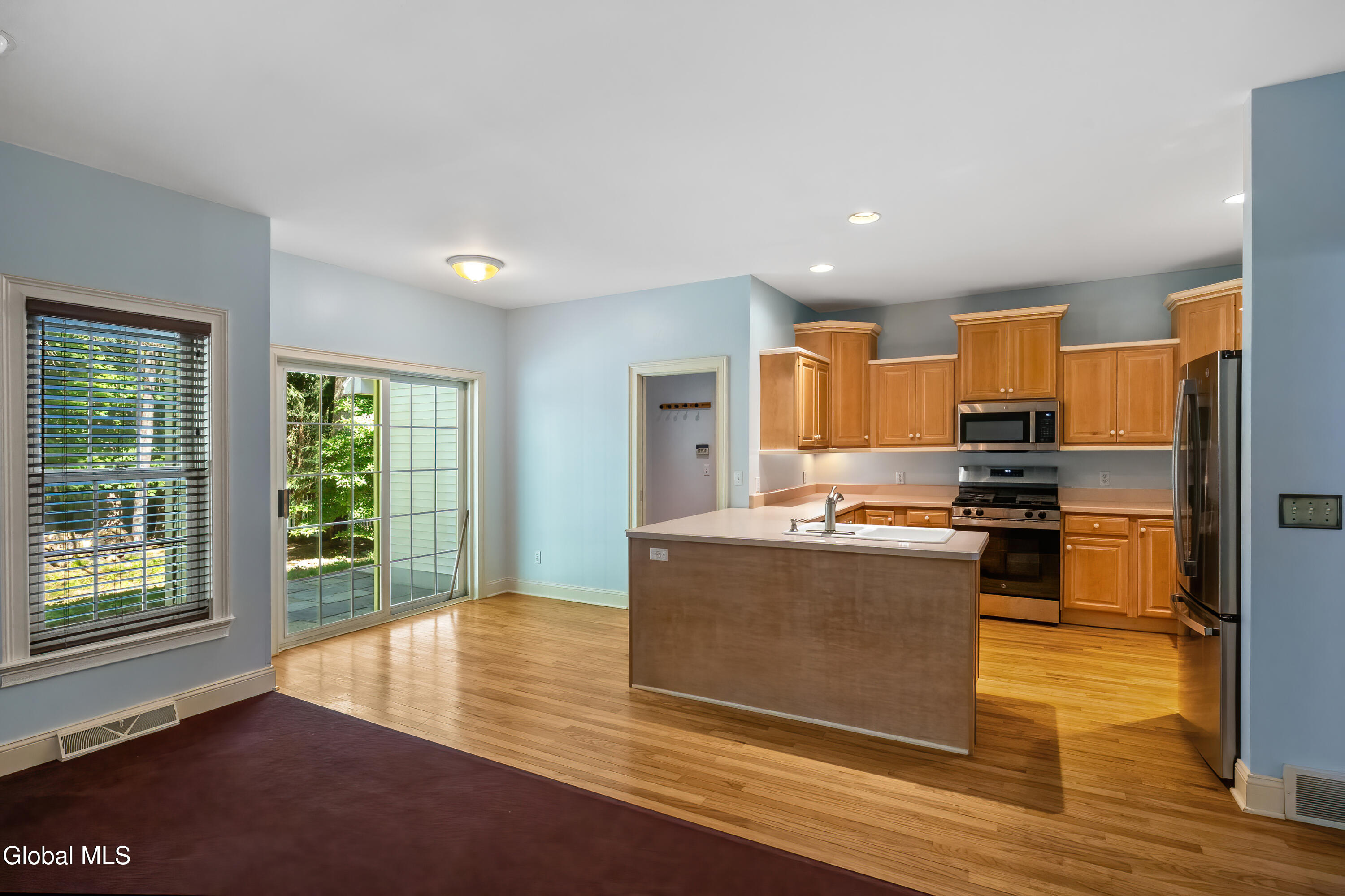 11 Thoroughbred Drive