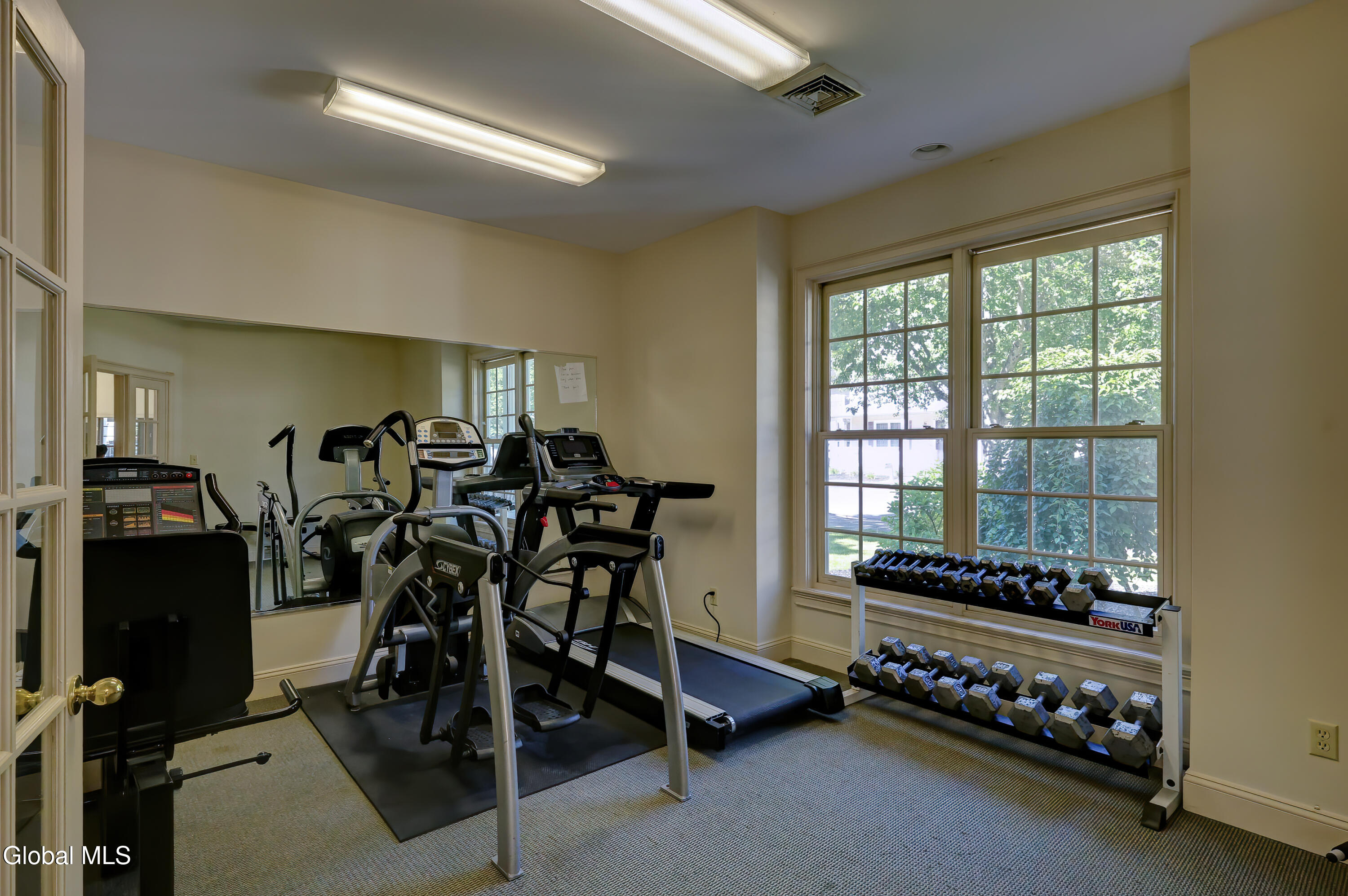 11 Thoroughbred Drive