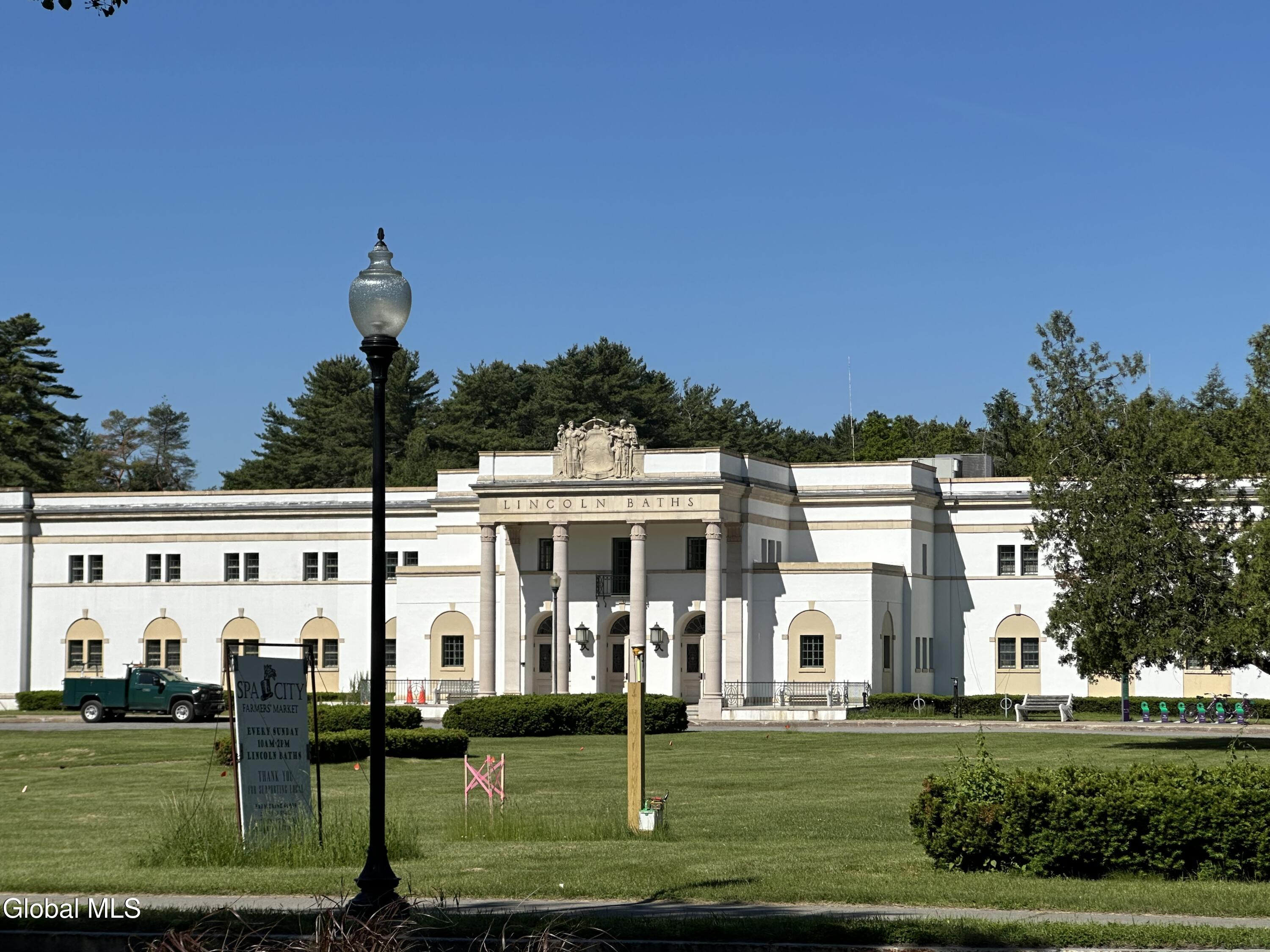 11 Thoroughbred Drive