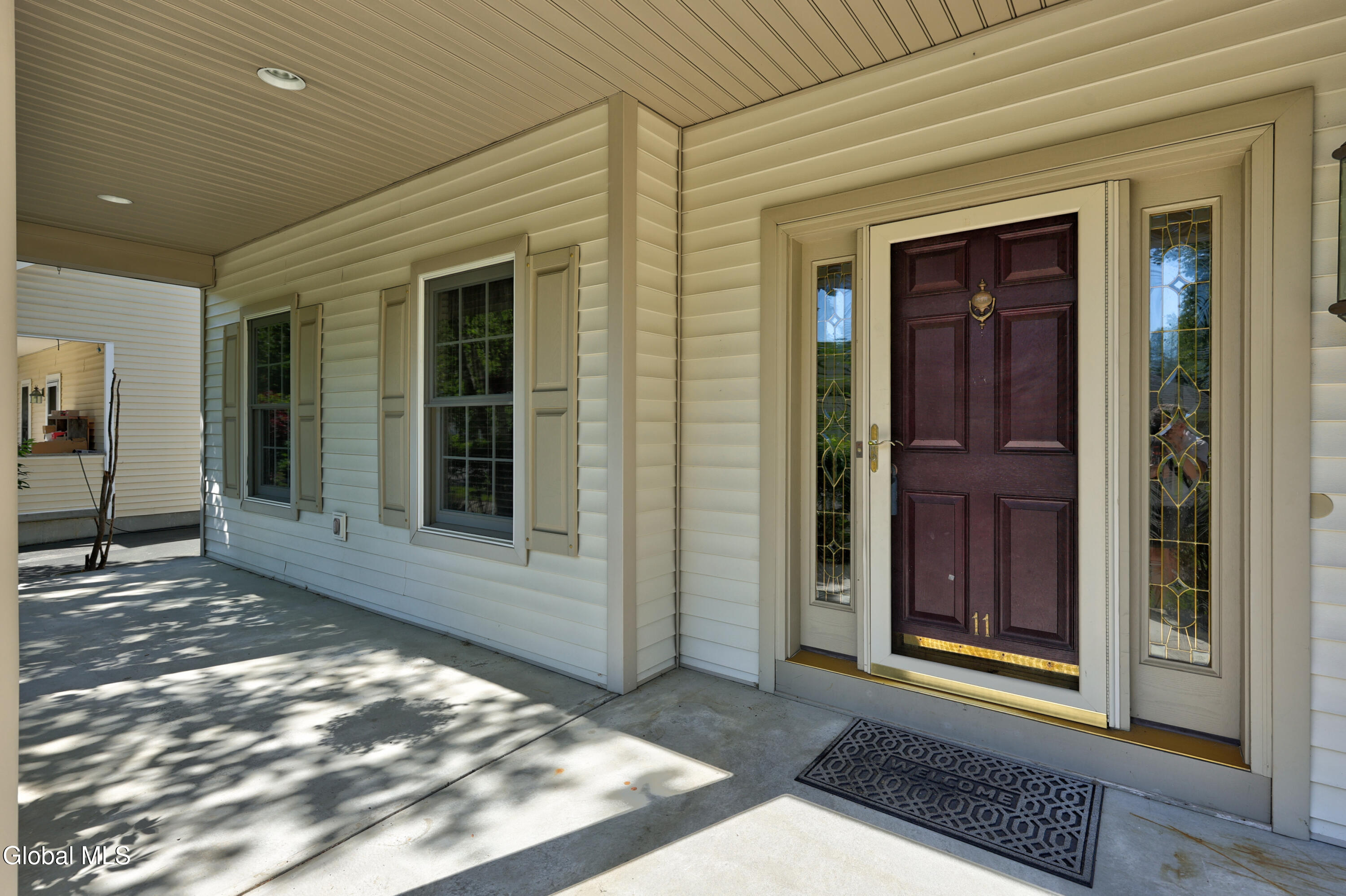 11 Thoroughbred Drive