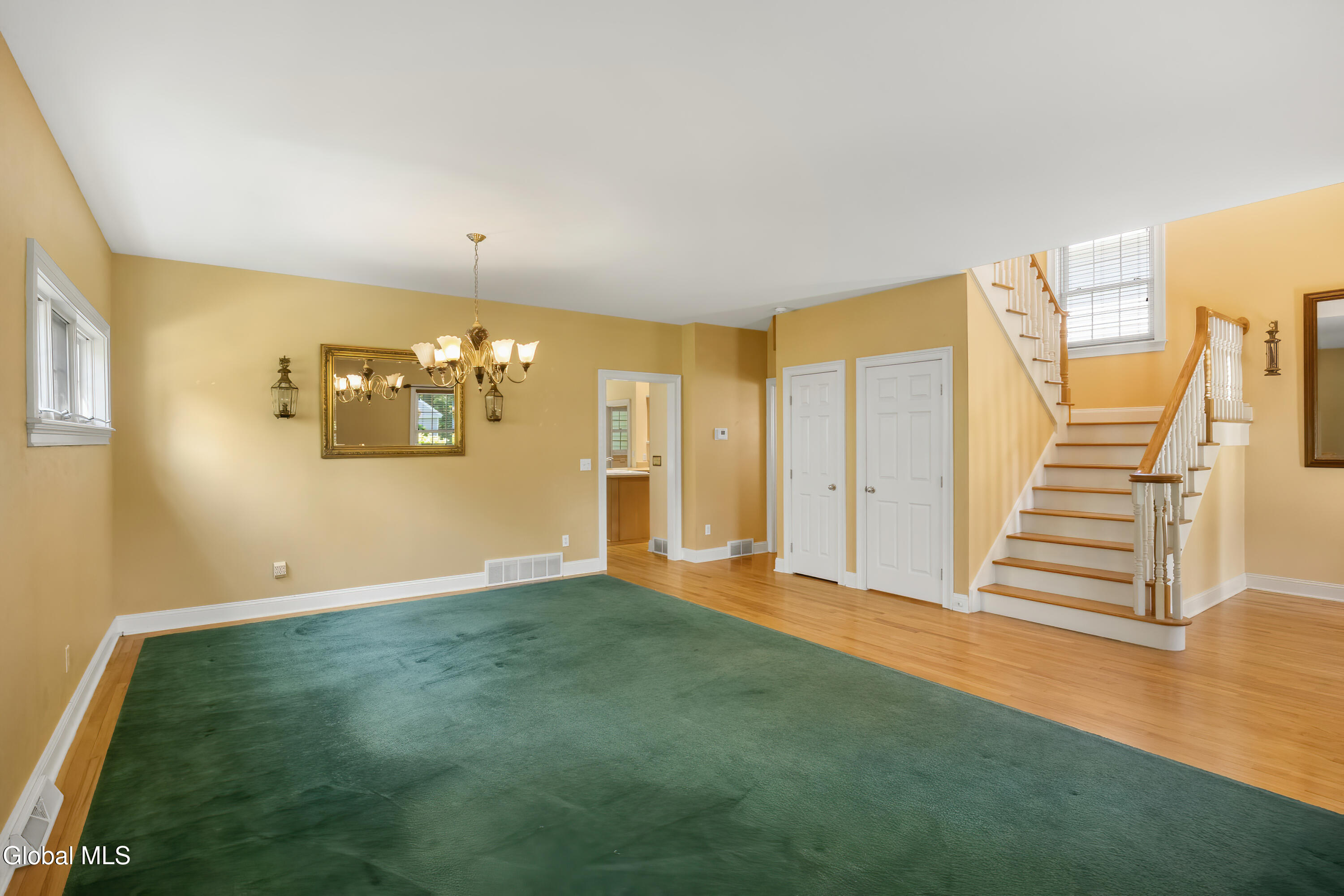 11 Thoroughbred Drive