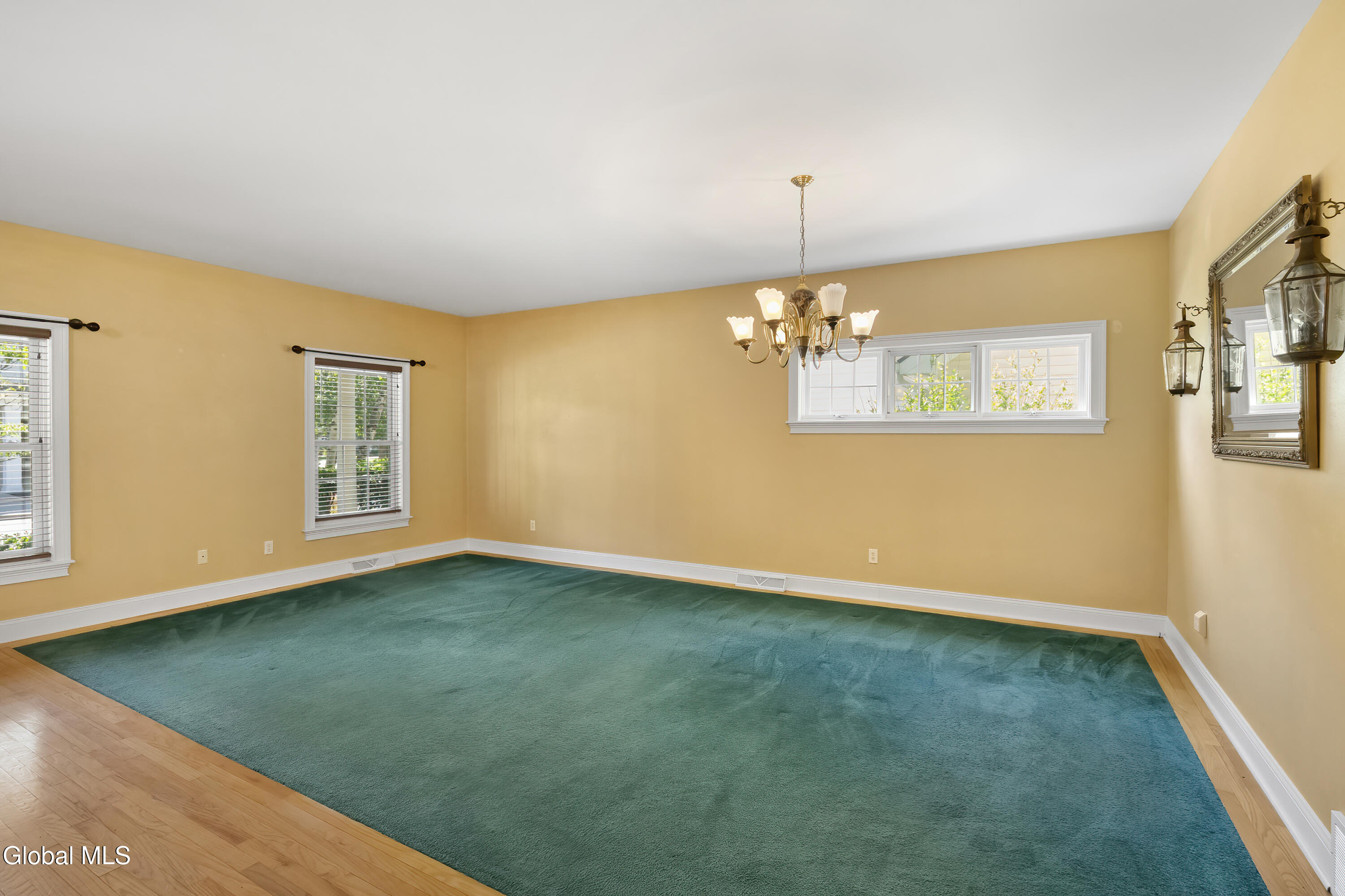 11 Thoroughbred Drive