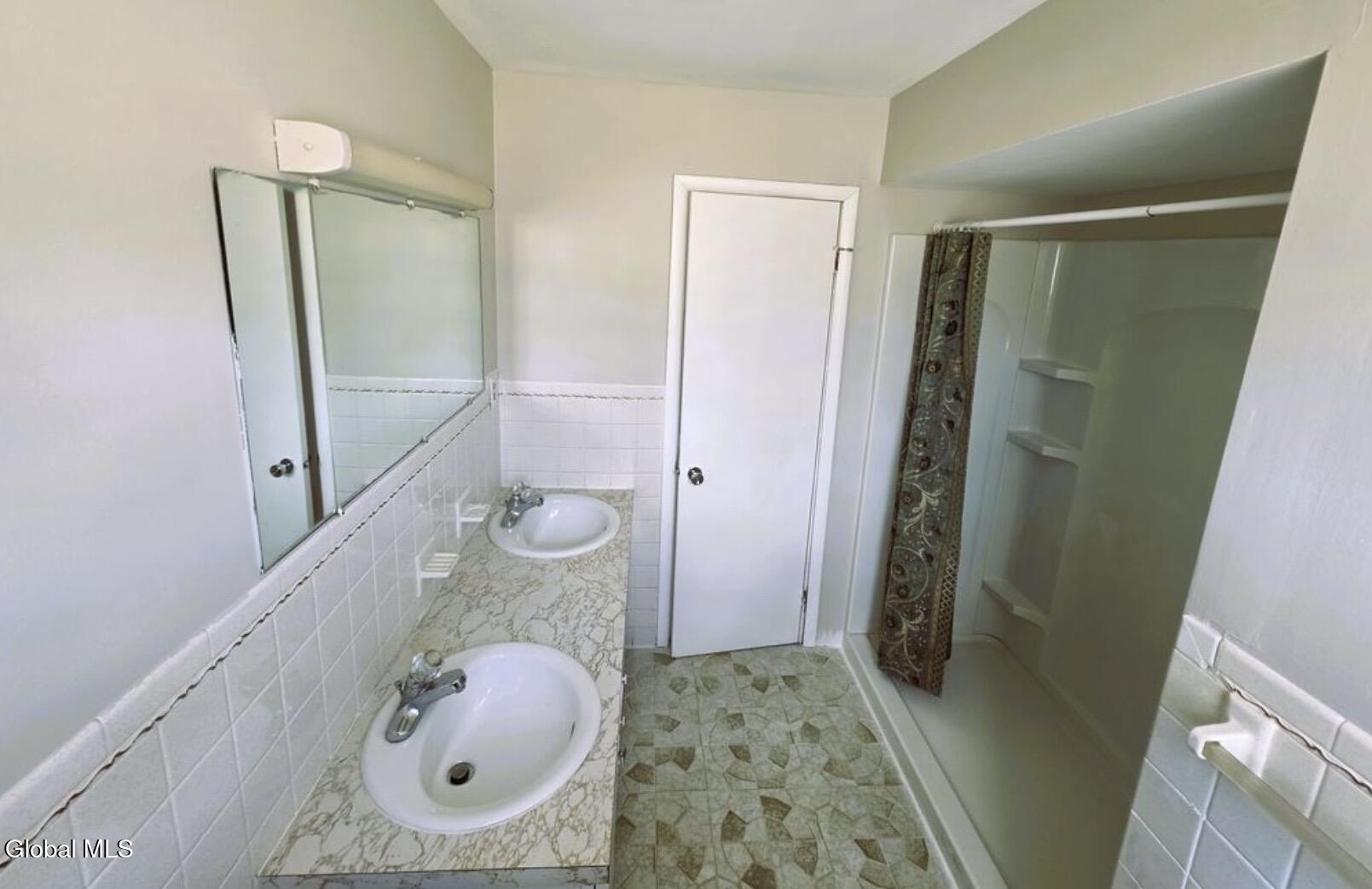 5059 Western Turnpike, 1