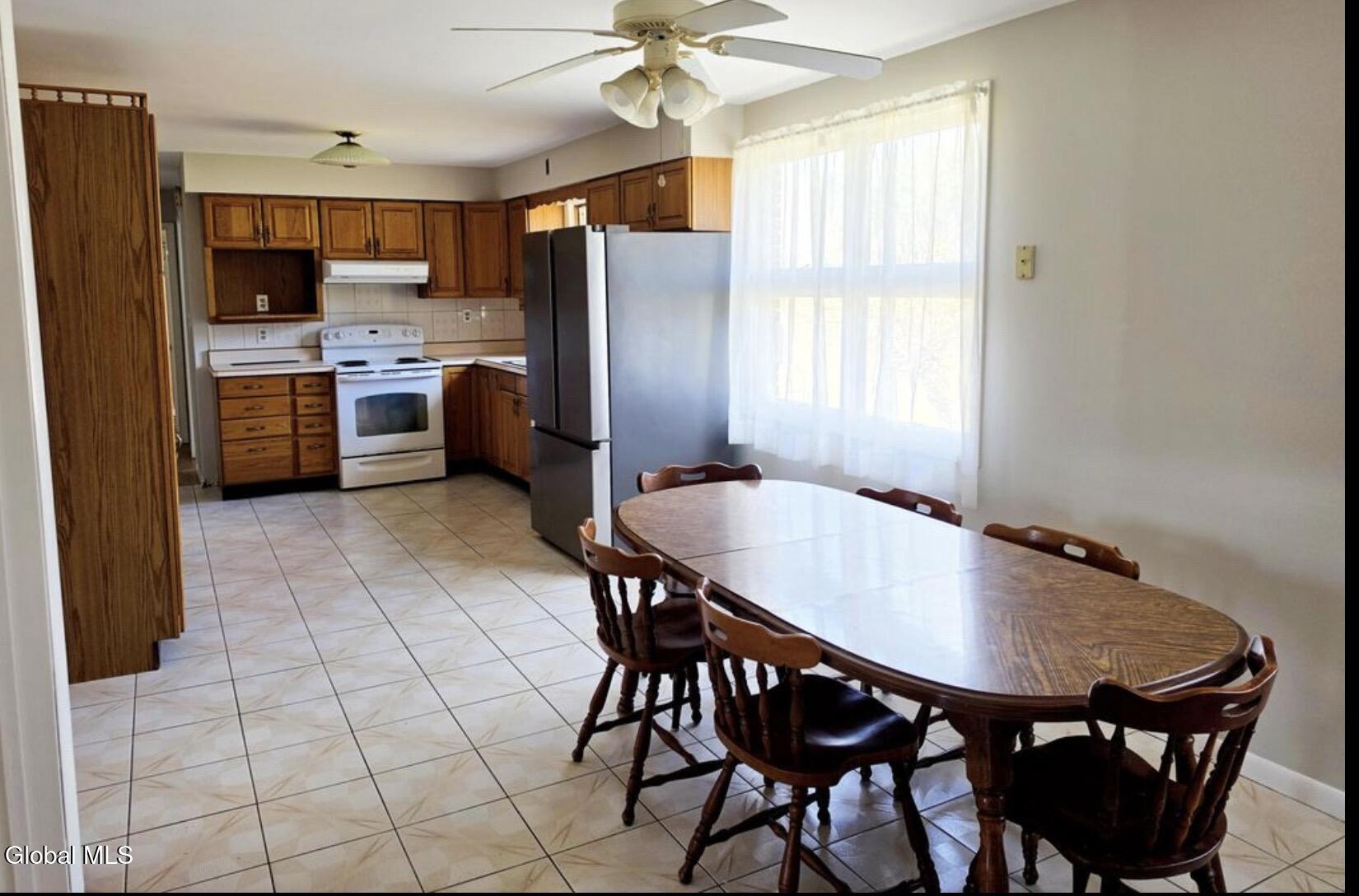 5059 Western Turnpike, 1