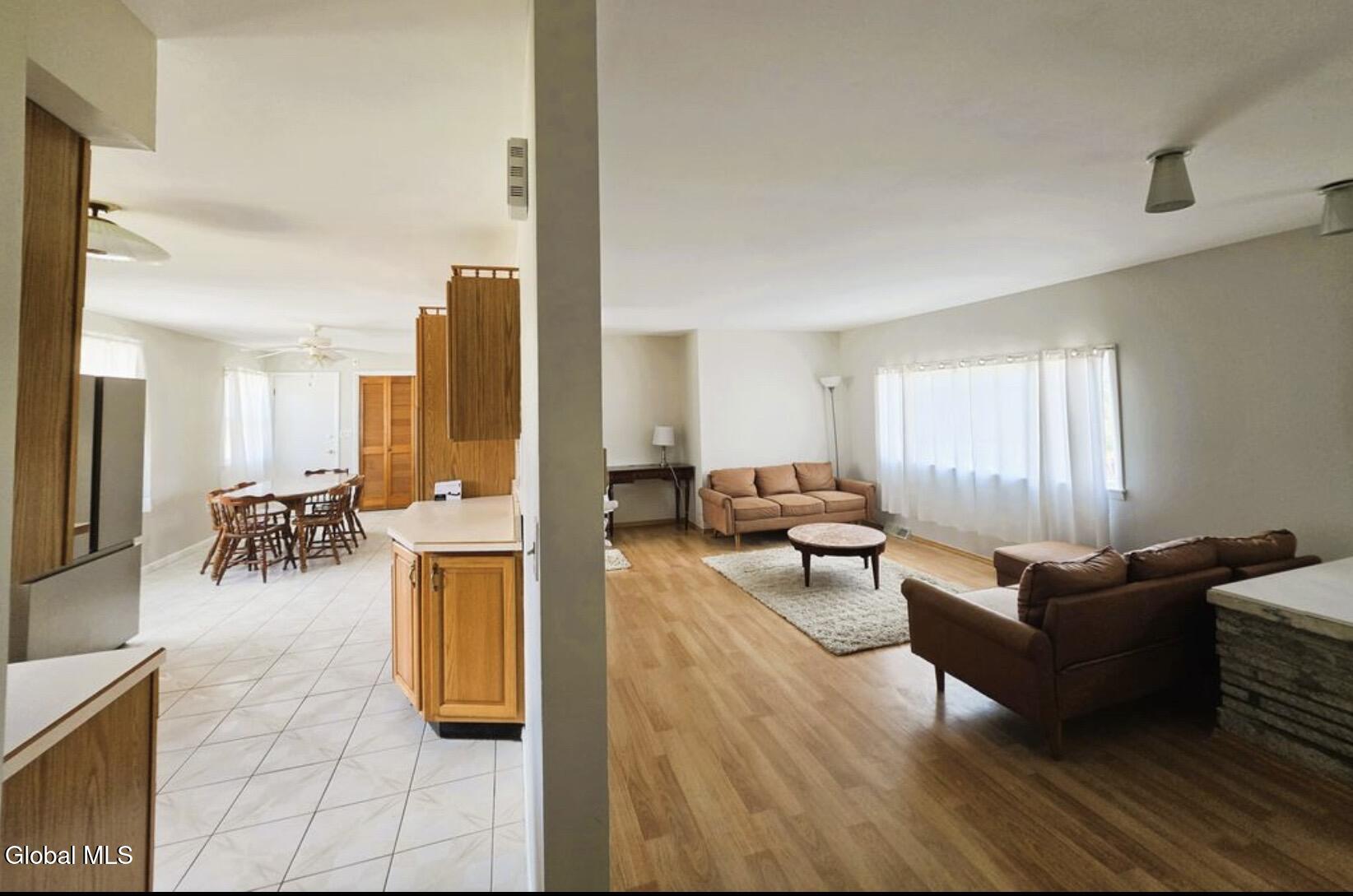 5059 Western Turnpike, 1