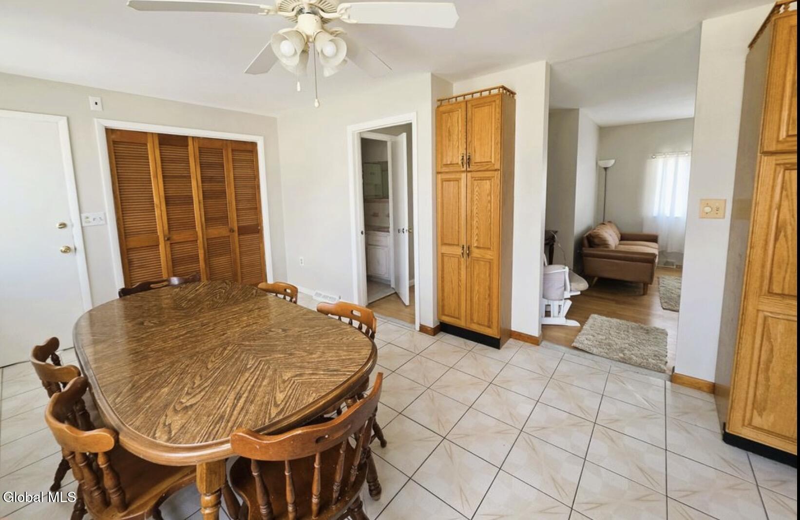 5059 Western Turnpike, 1