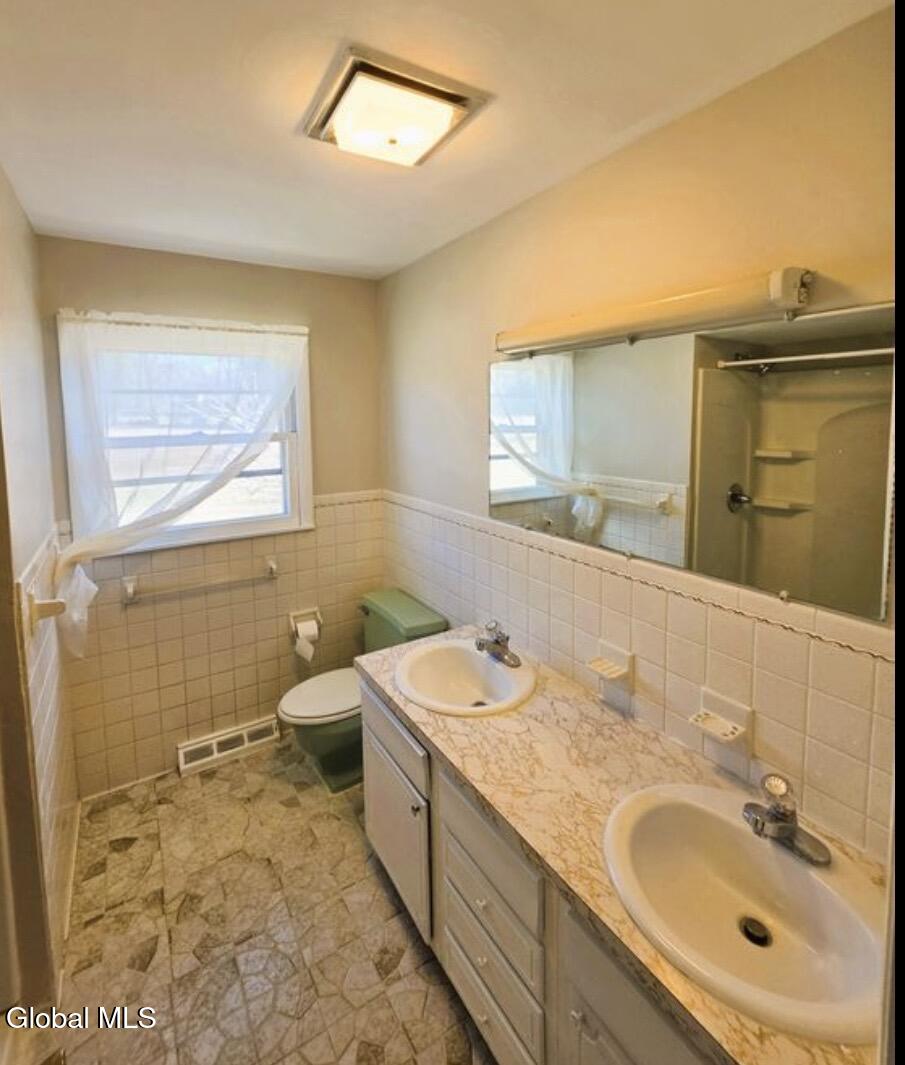 5059 Western Turnpike, 1