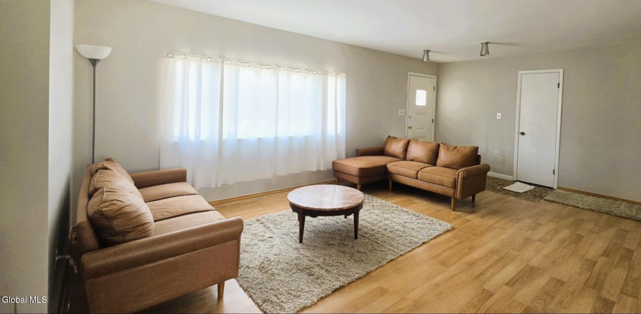 5059 Western Turnpike, 1