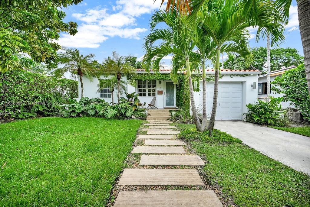 832 Granada Groves Ct # 832