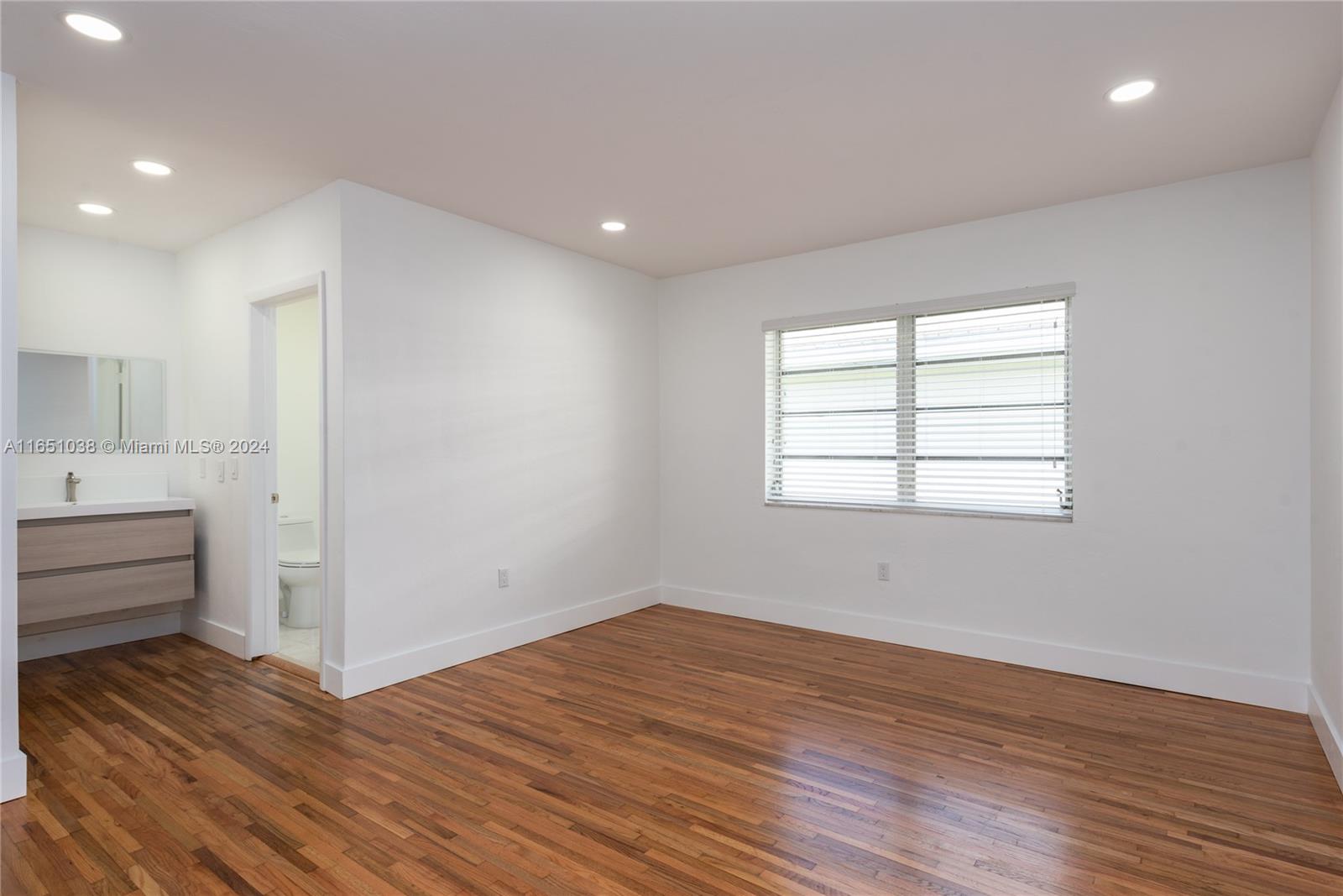 1211 Sorolla Ave