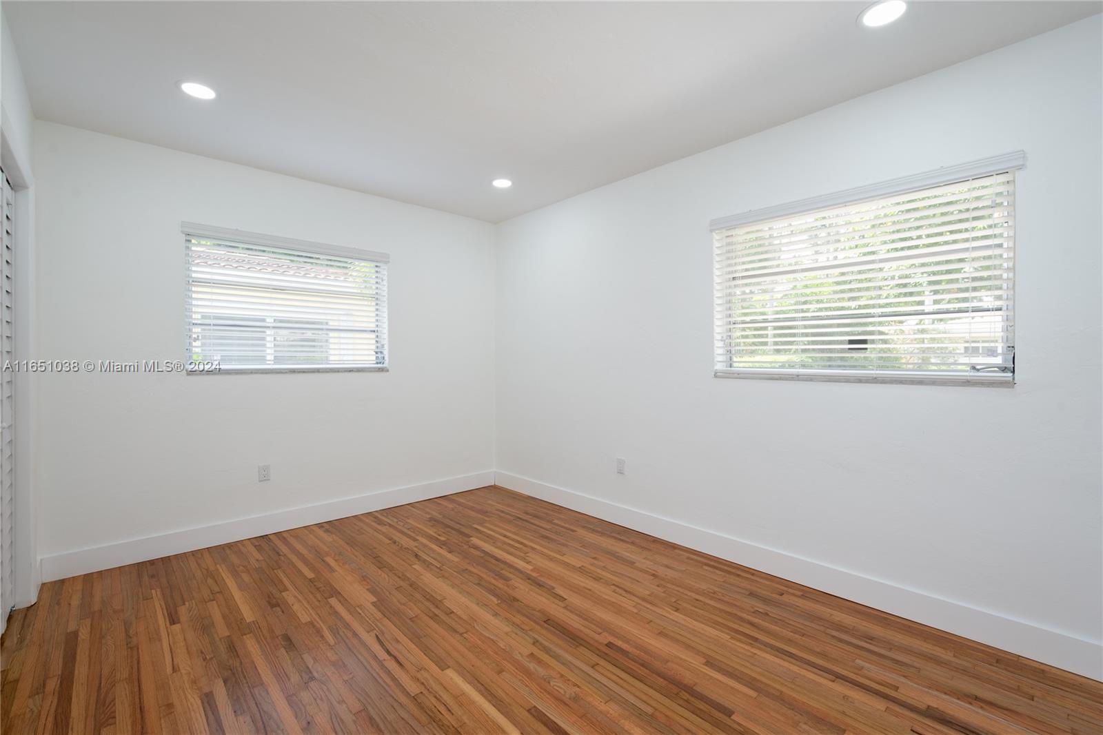 1211 Sorolla Ave