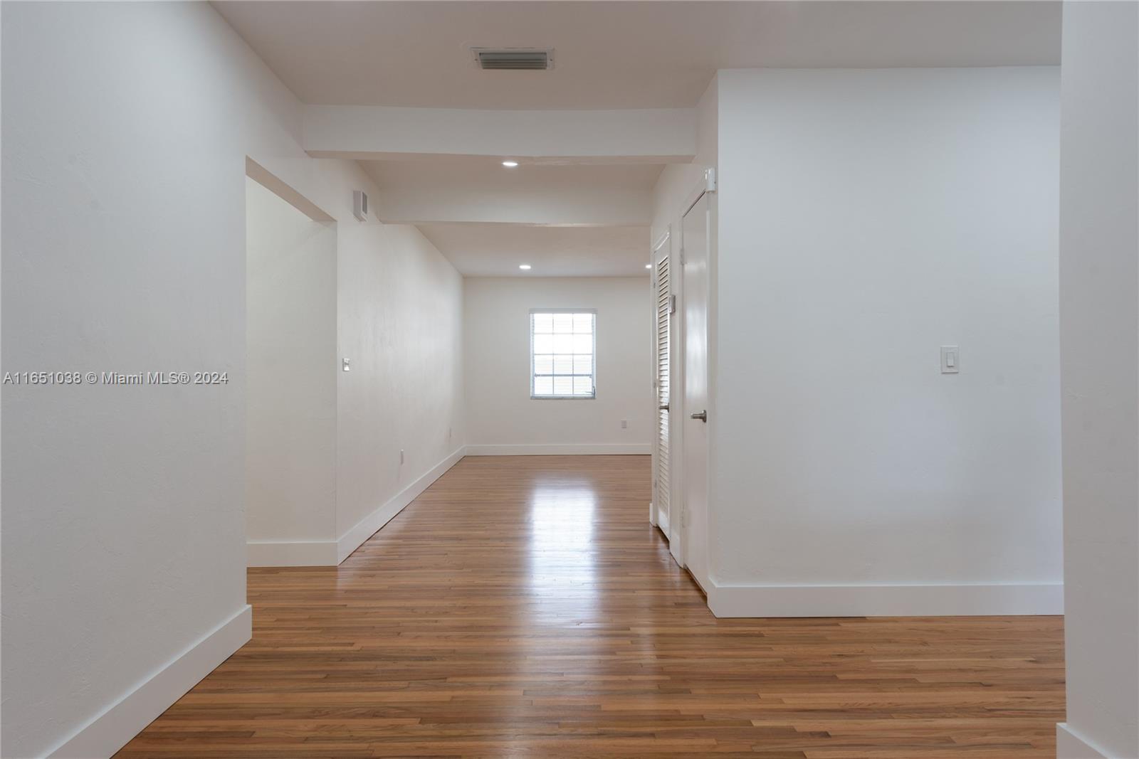 1211 Sorolla Ave