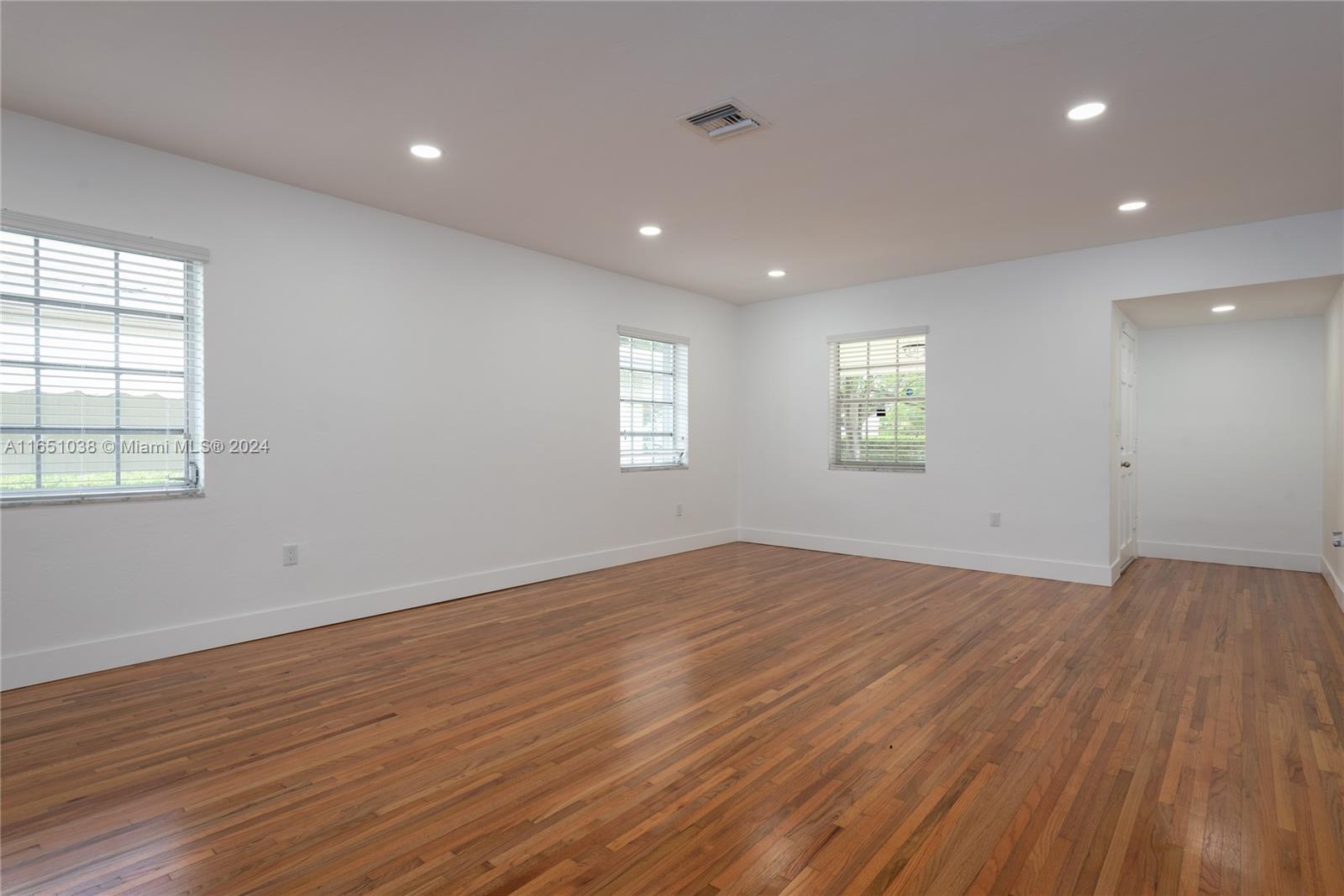 1211 Sorolla Ave