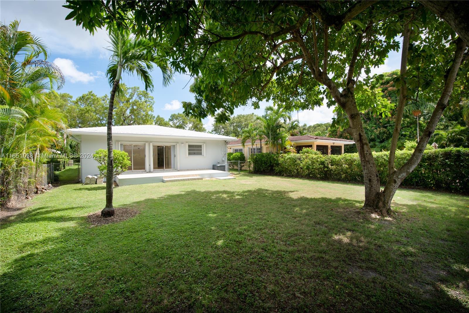 1211 Sorolla Ave