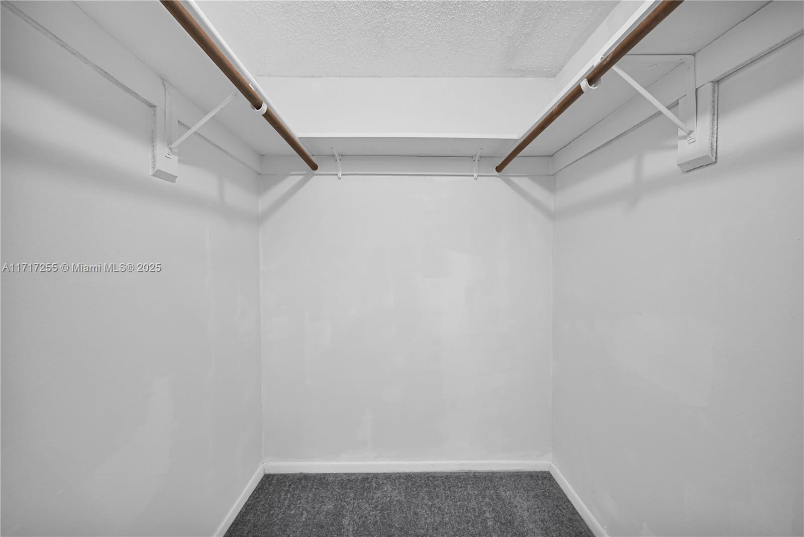 7720 Camino Real # 213 Unit: E-213